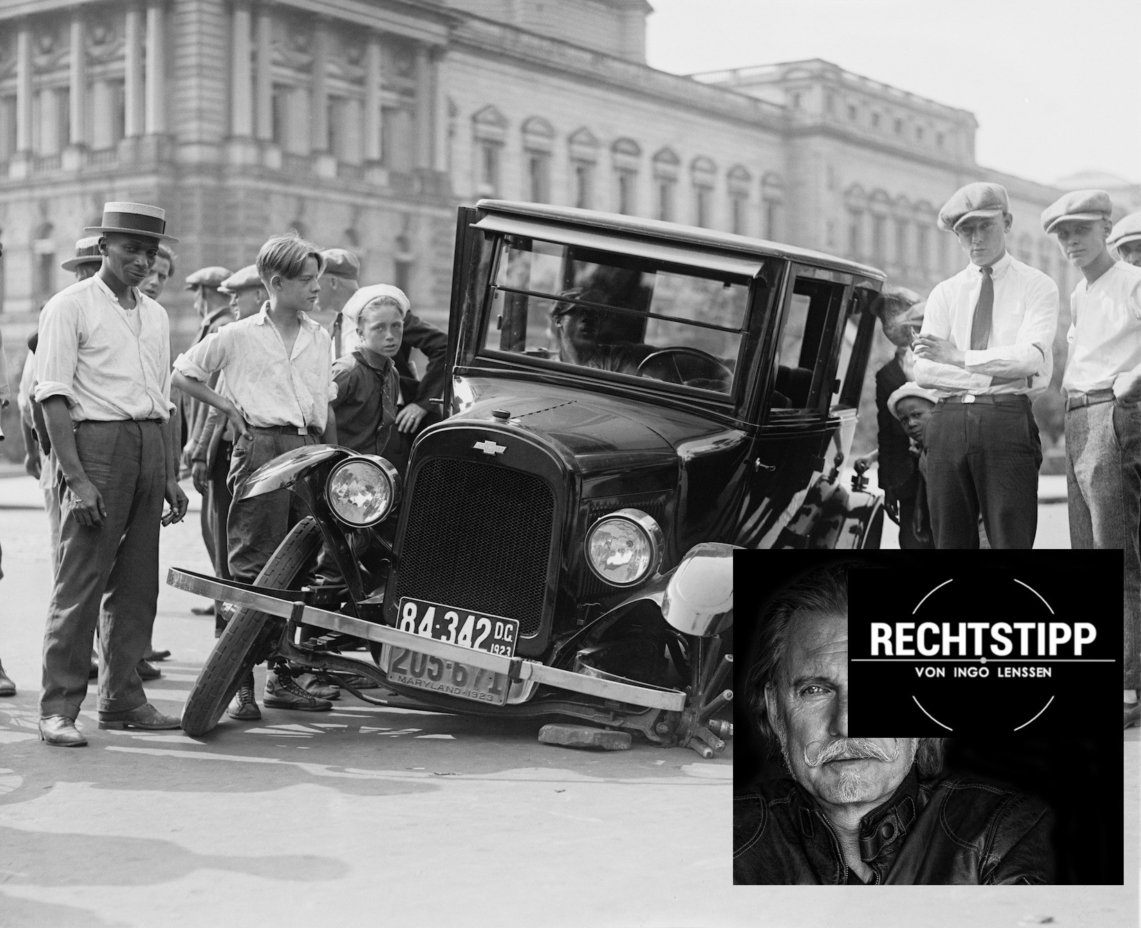 vintage-car-wrecked-grayscale-photo _pexels